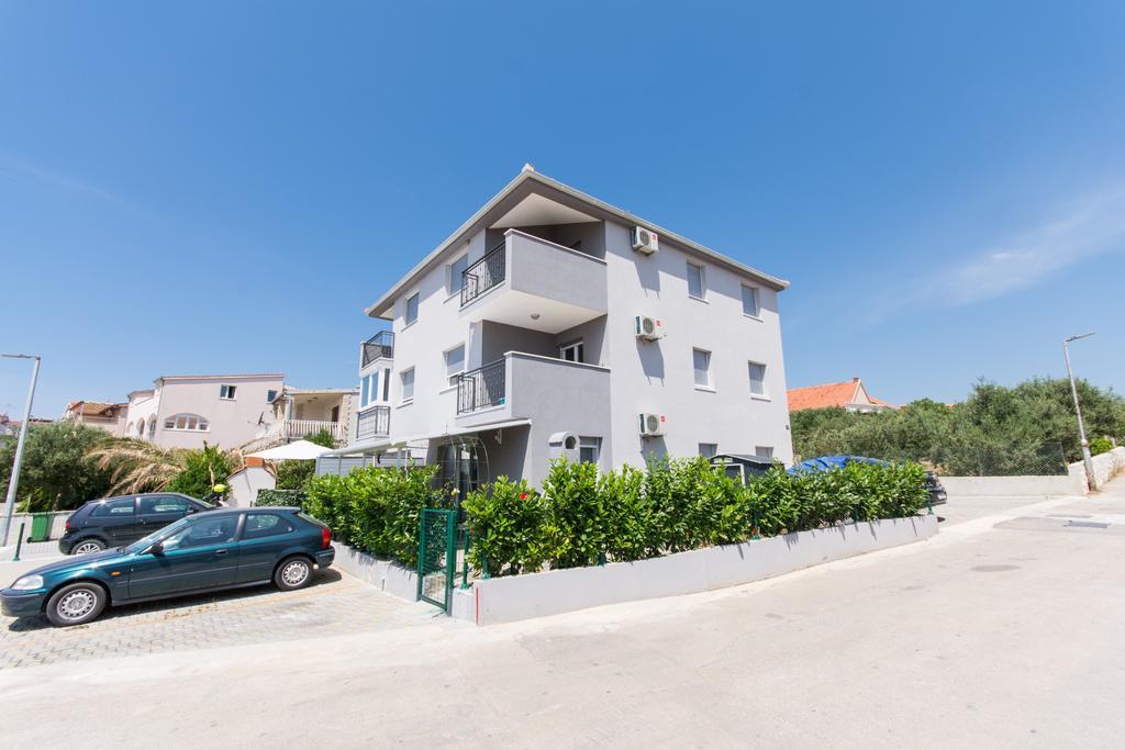 Apartment Flynn Трогир Экстерьер фото