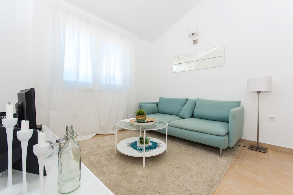 Apartment Flynn Трогир Экстерьер фото